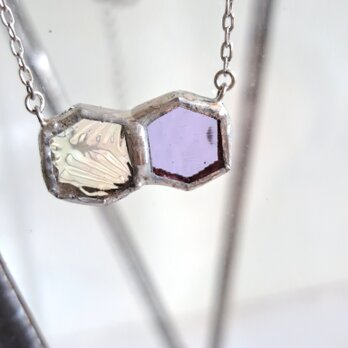 Honeycamb-ribbon- necklace01の画像