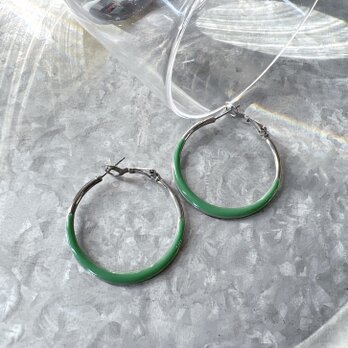 P616-ヴィンテージピアス U.S.A. 1980s Silvertone Green Enamel Paint Hoopの画像