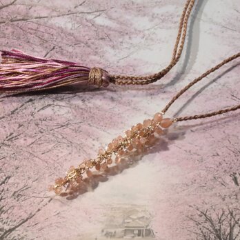 桜ネックレス（三分咲き）インカローズ＆シルクの画像