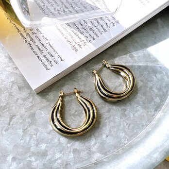 P617-ヴィンテージピアス U.S.A. 1980s Gold Tone Black Paint Onion Hoopの画像