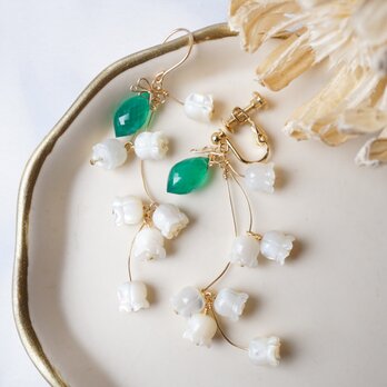 「すずらん」ピアス イヤリング グリーンオニキス シェル 天然石 リボン 春 白 ホワイト 母の日 14kgf ギフト