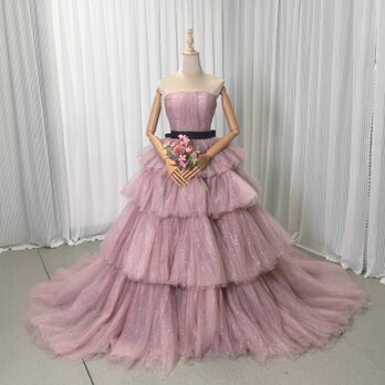 上品！カラードレス ベアトップ ピンク キラキラチュール ベルト 結婚式 ティアードのドレス 花嫁の画像