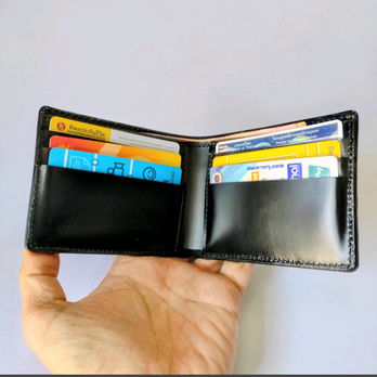◇本革財布◇シンプル◇ビジネス◇カジュアル◇艶あり光沢硬めのレザーを採用◇の画像