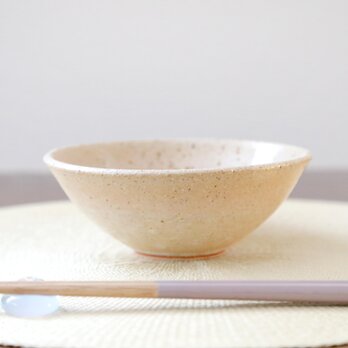 白陶土と藁灰釉の飯碗 ＊ １の画像