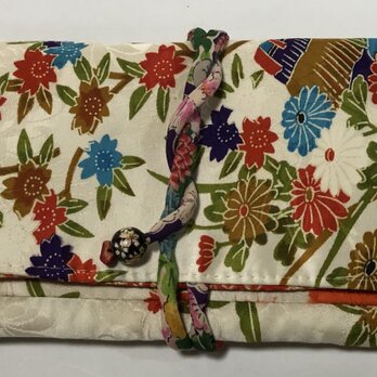 ８１６６　花柄の着物で作った和風財布・ポーチの画像