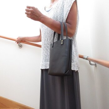 とっても持ちやすい♪《牛革》ぷっくり三角マチBOXミニトート・シュリンク・ダークブラウン・0539