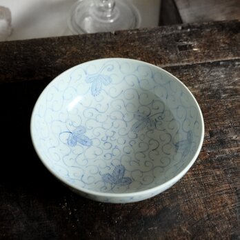 リーフと唐草◇線描きの絵付け。伊万里　染付平鉢　骨董・antiques 丁寧な暮らしに。大正~昭和初期の画像