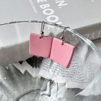 P621- ヴィンテージピアス U.S.A. 1980s Pink Enamel Paint Squareの画像