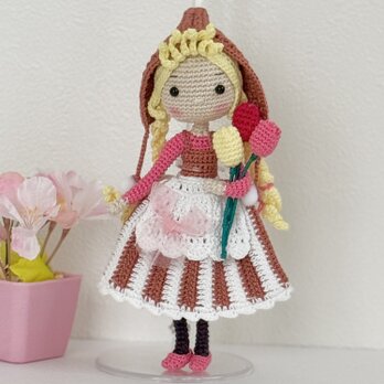 あみぐるみ・オランダ チュリップを運ぶ✿女の子　黄色髪