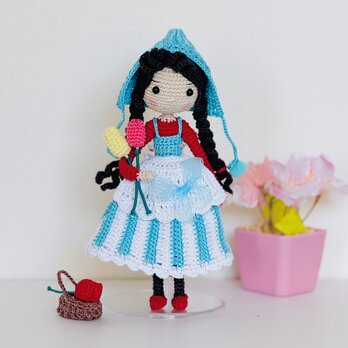あみぐるみ・チュリップを運ぶ　女の子　黒髪の画像