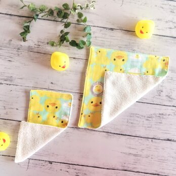 かわいいひよこ　ガーゼハンカチ　タオルハンカチ　ミニタオル　ダブルガーゼ　小さい　プチギフト　入園入学　名入れの画像