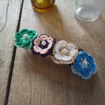 レース編みのお花畑バレッタの画像