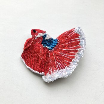 Red and blue betta 赤と青のベタ　魚刺繍ブローチ