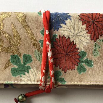 ８１７０　花柄の着物で作った和風財布・ポーチの画像