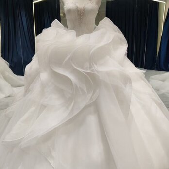 ウエディングドレス ベアトップ フリルドレス ラッフルフリル 高みせ ビジュー 結婚式の画像