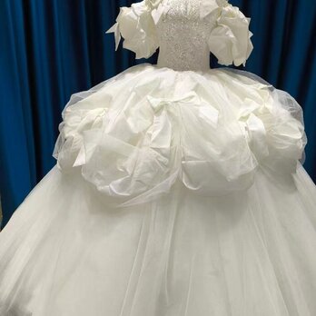 ウェディングドレス 可愛い プリンセスライン 姫袖 フレアスカート ビスチェドレス 結婚式 優しい 花嫁の画像