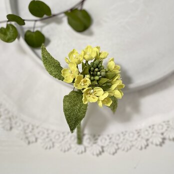 布花　元気がでる黄色いビタミンカラーの菜の花のコサージュの画像