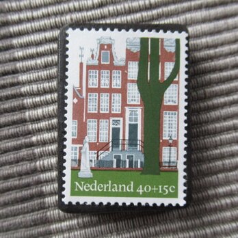 オランダ　切手ブローチ10412の画像