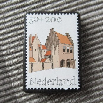オランダ　切手ブローチ10413の画像