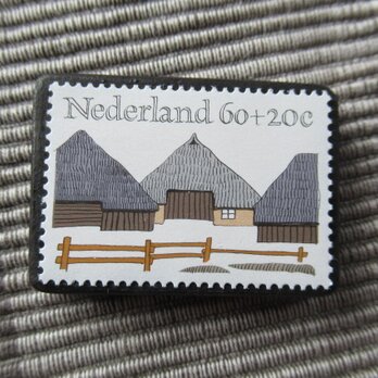 オランダ　切手ブローチ10414の画像