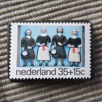 オランダ　切手ブローチ10416の画像