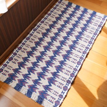 青い鳥の手織りマット（58cm×117cm)の画像