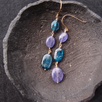 【K14gf】Kyanite × Tanzanite Earrings／カイヤナイト×タンザナイト 非対称ピアスの画像