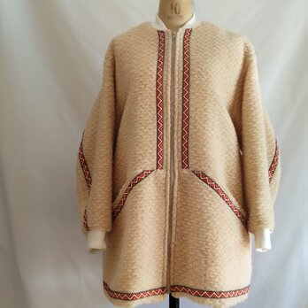 ㊿le blouson en peluche avec un ruban tyrolienの画像