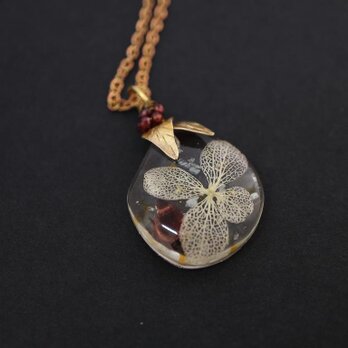鉱物標本ジュエリ-＊ガーネット＊紫陽花＊葉＊真鍮ネックレス＊no.729の画像