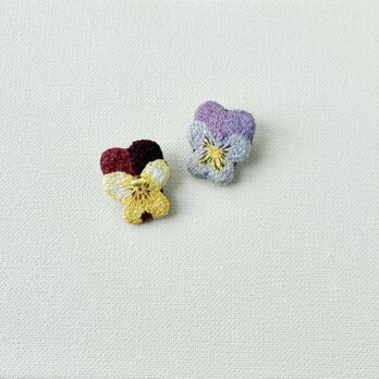 ichirin/ビオラの花　花刺繍ブローチ　２点セット