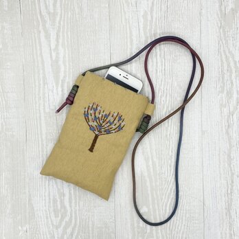 手刺繍スマホショルダー ハートの木の画像