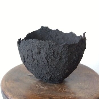 ペーパーマシェの器・黒土の画像
