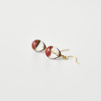 水晶蒔絵ピアス drop 椿の画像