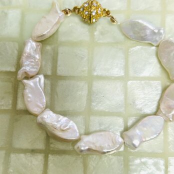 お魚型淡水パールブレスレットの画像