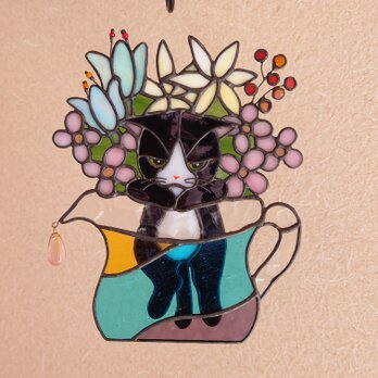 水差しに入ったぶ〜らぶ〜ら猫さん【Ａ】の画像