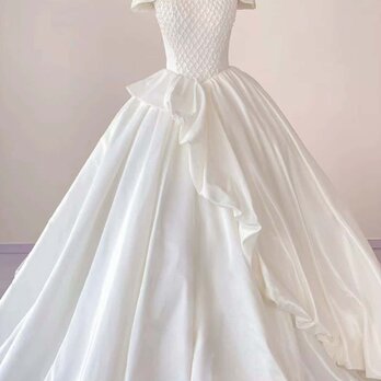 フランス風&nbsp;ウエディングドレス オフショルダー Aライン ラッフルフリル 編み上げ 結婚式の画像