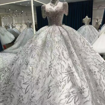 豪華！ウエディングドレス 韓国風ドレス 贅沢な総レース キラキラ光る刺繍 華やかなトレーン 結婚式/披露宴の画像