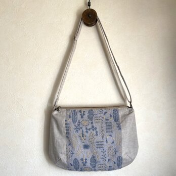 ラウンドショルダーバッグ＊刺繍ショルダーバッグの画像