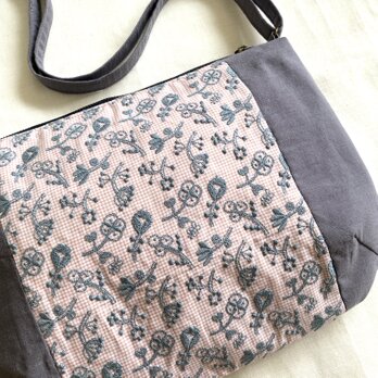 ラウンドショルダーバッグ＊刺繍ショルダーバッグ/check dawn pinkの画像