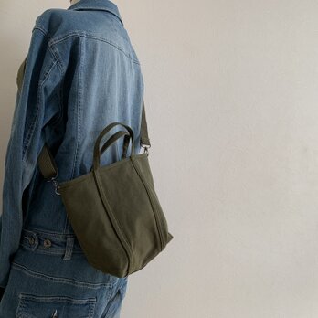 帆布 2wayショルダートート　「pote」(S) オリーブドラブの画像