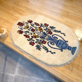ペルシャ　ギャッベ 玄関　マット　92Φ62㎝ ベージュ　花　花瓶　RJ14681の画像