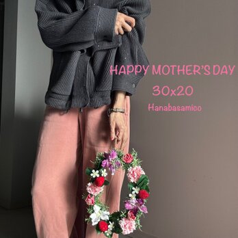《母の日まで取り置きOK》新作オーバルリース...*カーネーションと甘酸っぱいイチゴと可憐なデンファレ。お祝いにも◎の画像