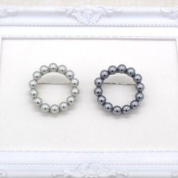 《２色から選べる》グレーパールのサークルブローチ
