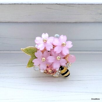 桜とミツバチの帯留め（Ｅ）の画像