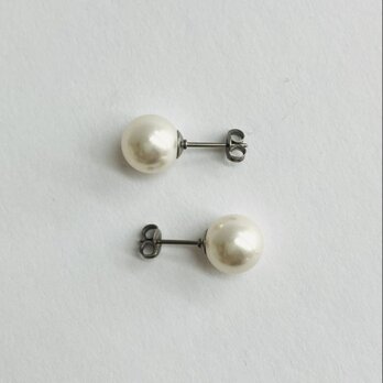 貝パールピアス/約9mm/ホワイトベージュ/made in japanの画像