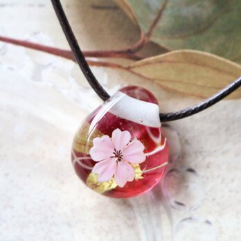 桜のとんぼ玉ガラスペンダント（小サイズ）金箔入り　金赤の画像