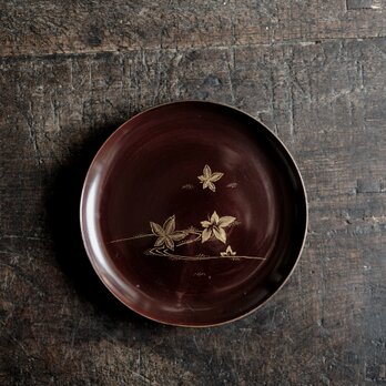 流水と楓◆ブラウンで素敵。古輪島塗　楓文漆芸沈金中皿　漆器　骨董/antiques 古民家　時代物　明治時代の画像