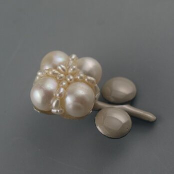 ぶさかわ真珠のちっちゃ〜なブローチ