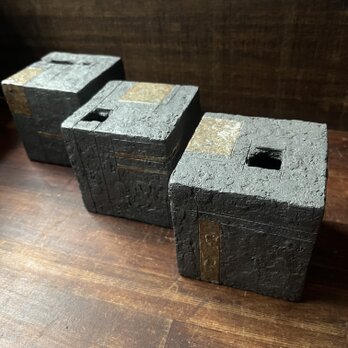 オブジェ　(花器)　黒釉&灰志野釉　線刻紋　No.1、2、3の画像