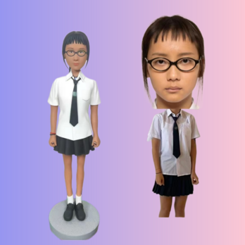 受注制作 写真入り 成人式 卒業祝い 人形 フィギュア 入学式、卒園式、入園❤名入れ❤オーダー 肖像画 似顔絵❤贈り物 子供のコの画像